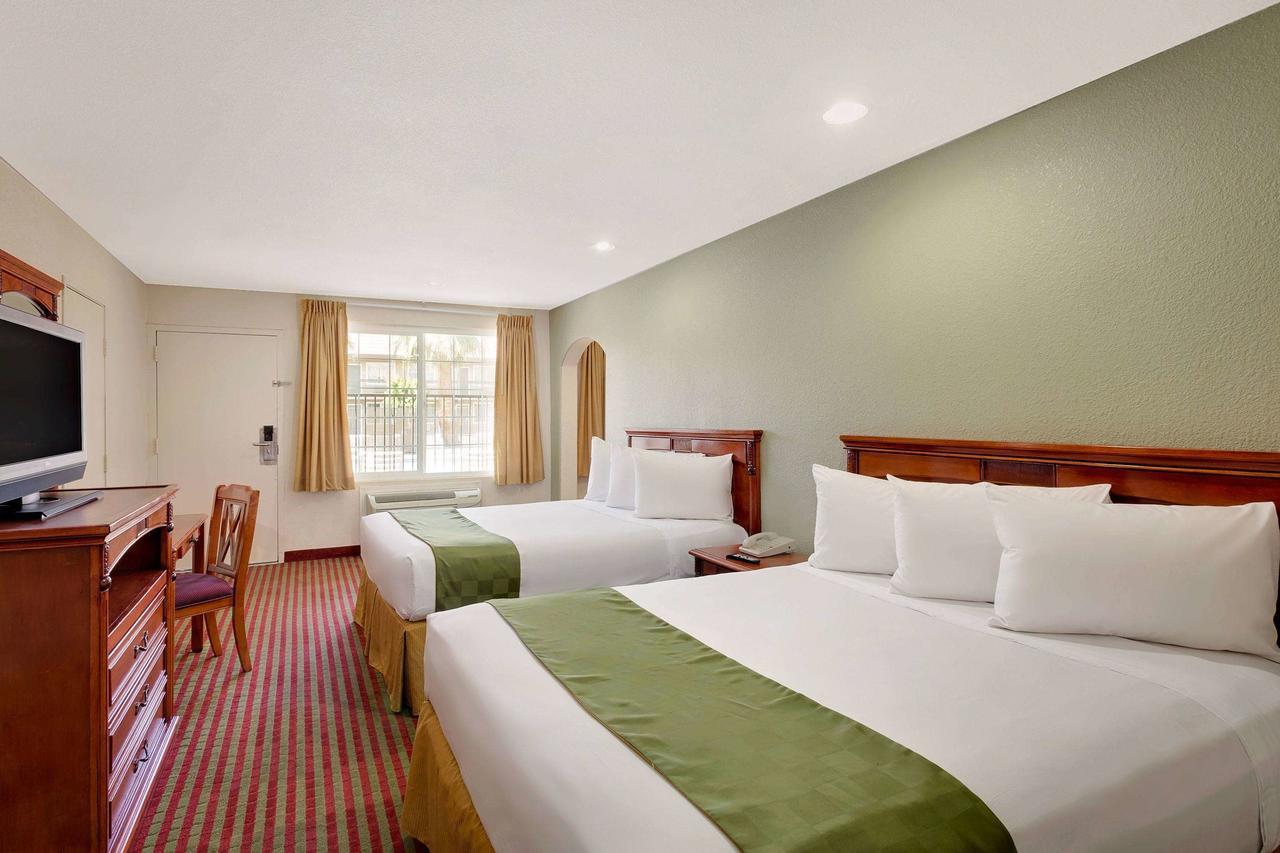 Travelodge By Wyndham Ель-Сентро Екстер'єр фото
