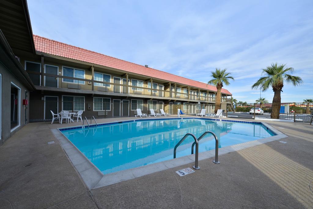 Travelodge By Wyndham Ель-Сентро Екстер'єр фото